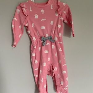 ⭐️5/$12⭐️ 9m romper